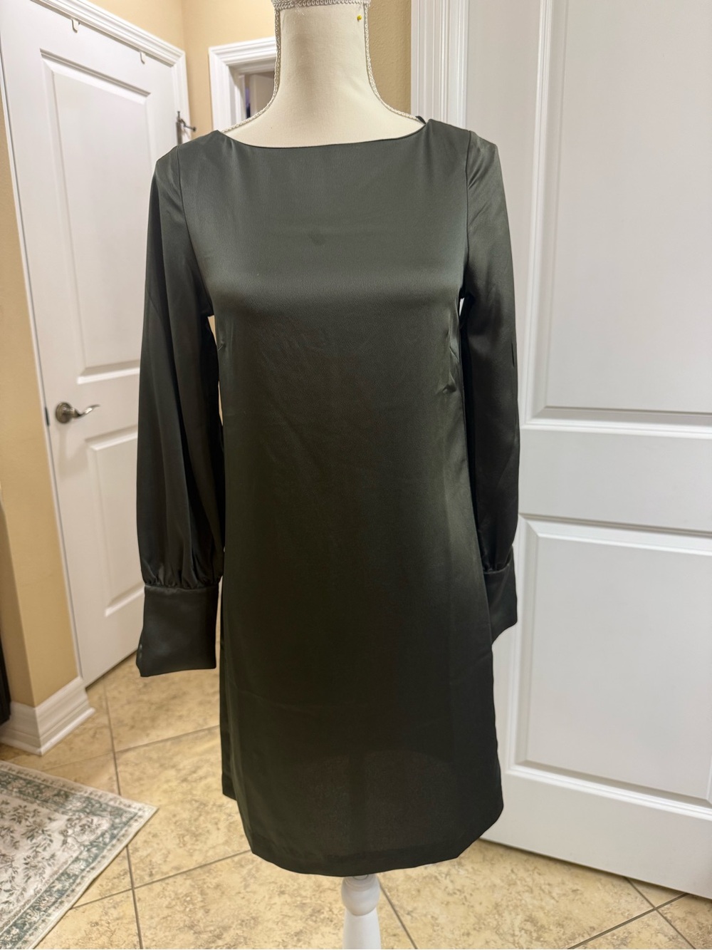 H&M Olive Green Long-Sleeve Shift Dress